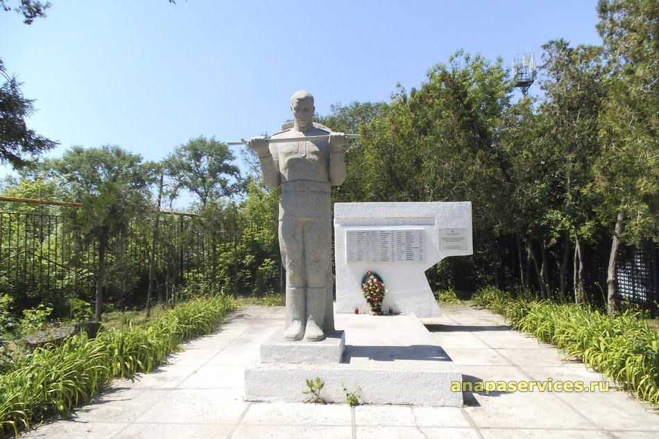 Братская могила советских граждан, погибших в боях с фашистскими захватчиками, 1941 год. Джемете, 2 июня 2015