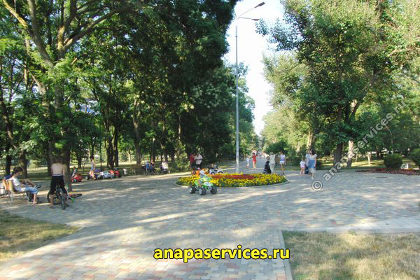 Парк сквер имени Гудовича в Анапе
