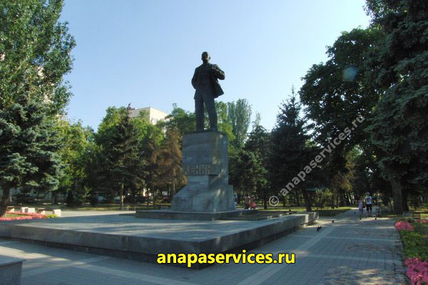 Памятник В. И. Ленину в Анапе